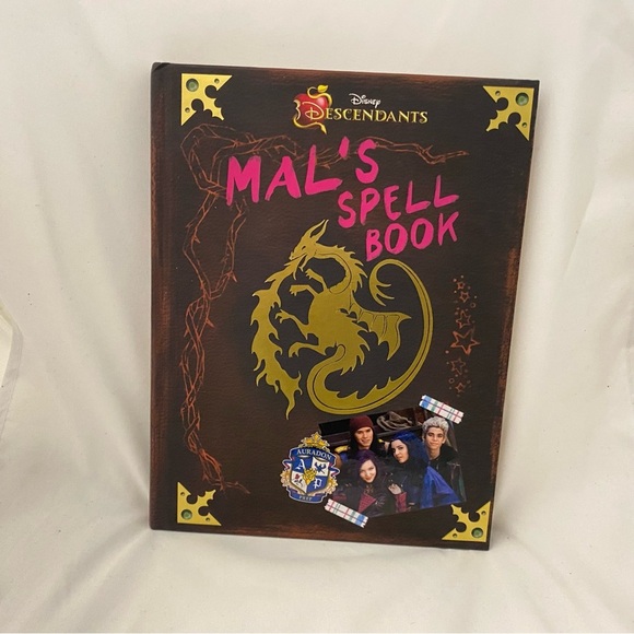 Disney Descendants  Mal's Spell Book Hardcover 2015 Disney Channel - Picture 13 of 14